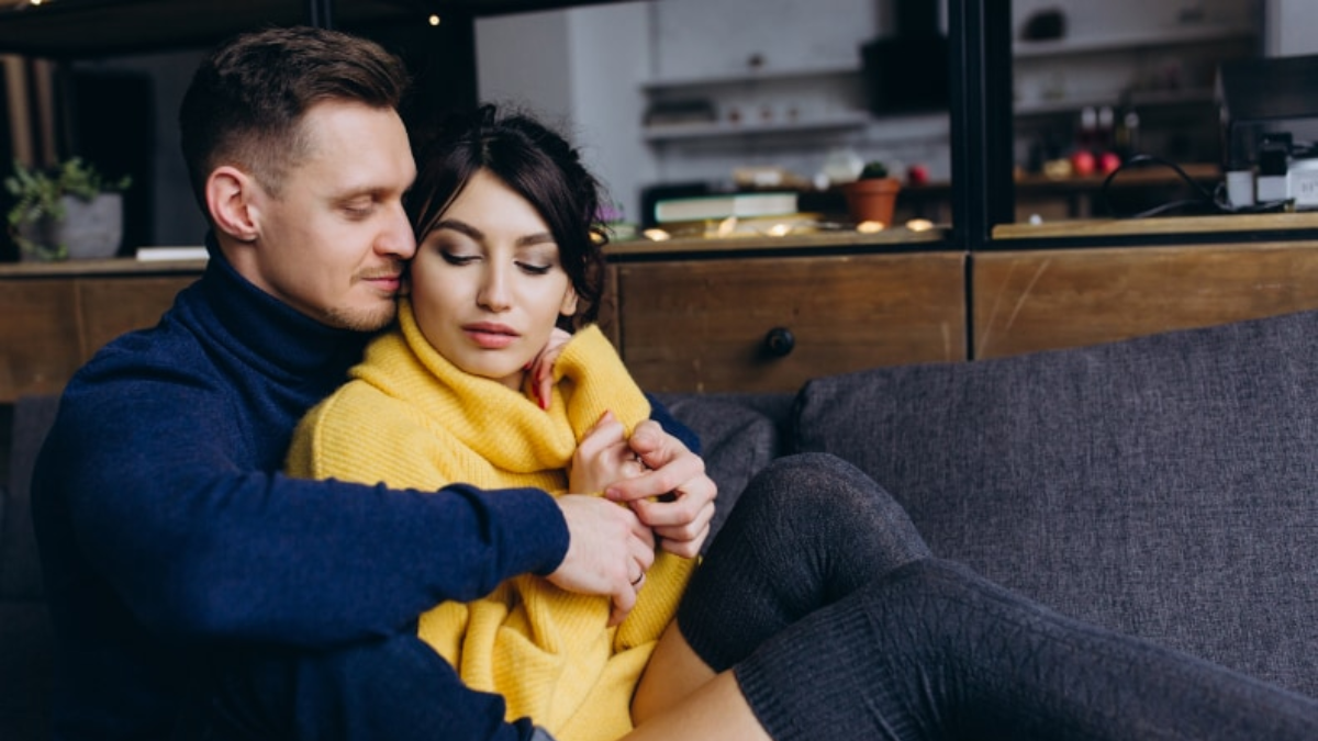 Read more about the article 41 emotional love quotes for her!